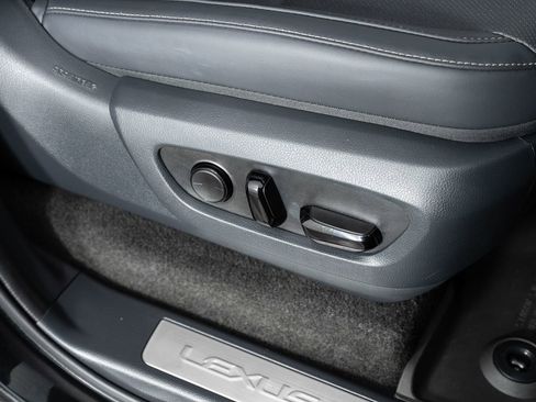 Used 2025 Lexus GX 550 image 31