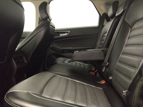 Used 2018 Ford Edge SEL w/ Equipment Group 201A FWD image 18