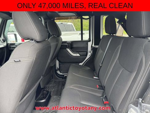 Used 2017 Jeep Wrangler Unlimited Sahara w/ Dual Top Group AWD/4WD image 13