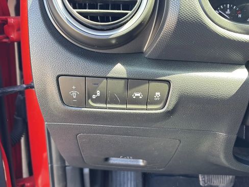 Used 2020 Hyundai Kona SEL AWD/4WD image 17