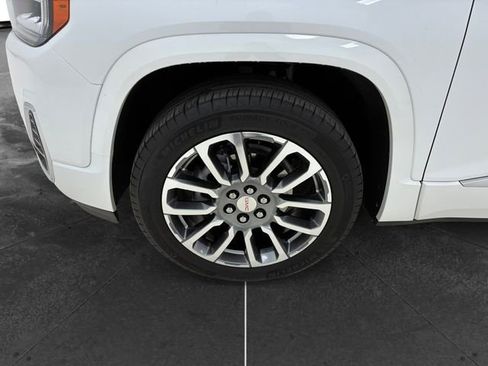 Used 2023 GMC Acadia Denali w/ Denali Ultimate Package AWD/4WD image 9