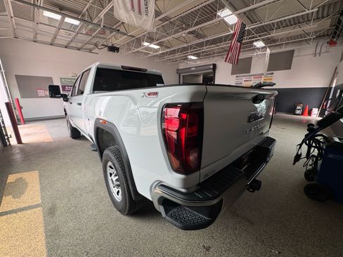 Used 2025 GMC Sierra 2500 Pro w/ Convenience Package AWD/4WD image 7