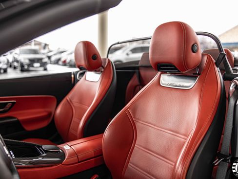 Used 2022 Mercedes-Benz SL 63 AMG 4MATIC w/ AMG Aerodynamic Package image 11