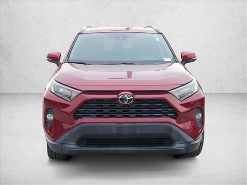 Used 2020 Toyota RAV4 XLE FWD image 2