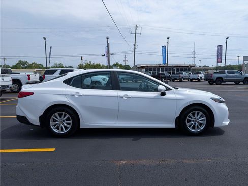 Used 2025 Toyota Camry LE w/ Convenience Package AWD/4WD image 6