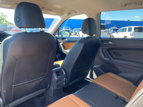 Used 2018 Volkswagen Tiguan SE AWD/4WD image 14