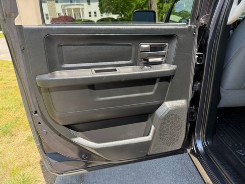 Used 2017 RAM 1500 Express w/ Express Value Package AWD/4WD image 27