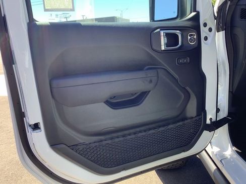 New 2025 Jeep Wrangler Rubicon w/ Xtreme 35 Tire Package image 9