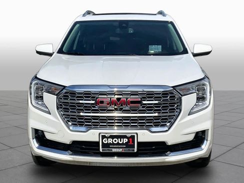 Used 2024 GMC Terrain Denali w/ Denali Premium Package AWD/4WD image 4