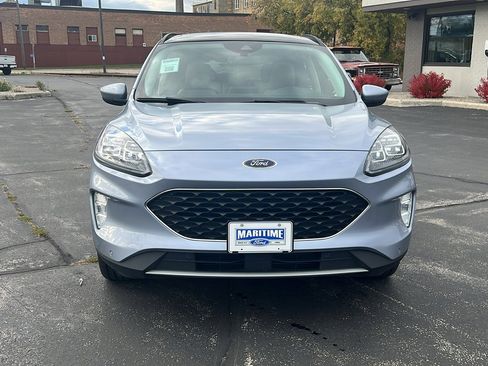 Used 2022 Ford Escape Titanium w/ Class II Trailer Tow Package image 3