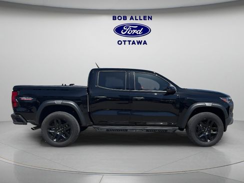 Used 2024 Chevrolet Colorado Trail Boss w/ Advanced Trailering Package AWD/4WD image 12