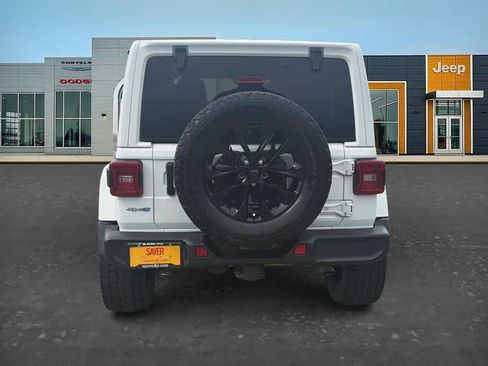 Used 2021 Jeep Wrangler Unlimited Sahara w/ Cold Weather Group AWD/4WD image 6
