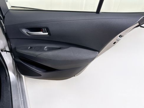 Used 2020 Toyota Corolla LE FWD image 28
