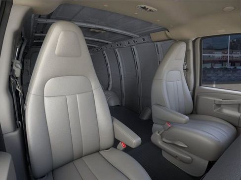 New 2025 Chevrolet Express 3500 Work Van w/ Driver Convenience Package image 18