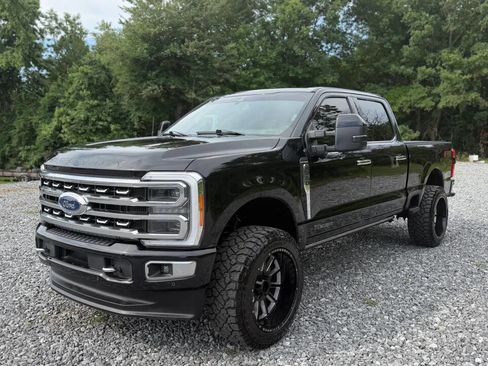 Used 2023 Ford F250 Platinum w/ FX4 Off-Road Package AWD/4WD image 3