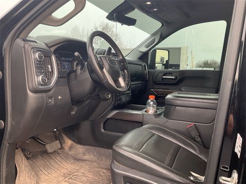 Used 2022 GMC Sierra 3500 Denali w/ Denali Ultimate Package image 15