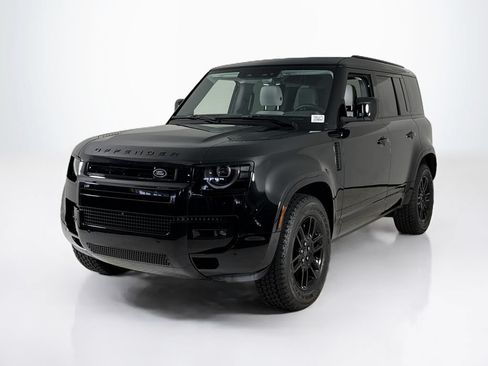 Used 2026 Land Rover Defender 110 X-Dynamic SE AWD/4WD image 1