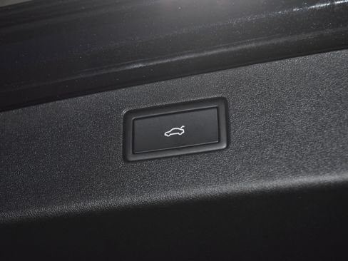 New 2026 Volkswagen Tiguan SE image 26