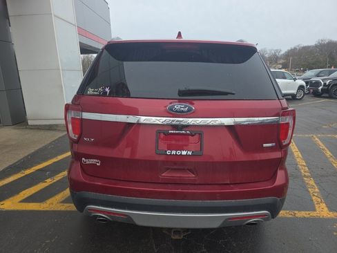 Used 2016 Ford Explorer XLT w/ Equipment Group 202A image 4