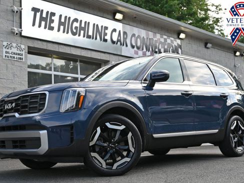 Used 2025 Kia Telluride S FWD image 1