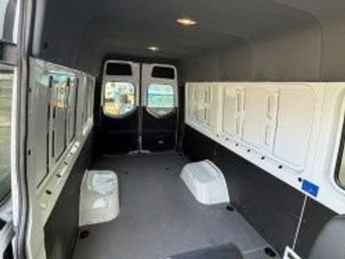 Used 2019 Mercedes-Benz Sprinter 170 image 21