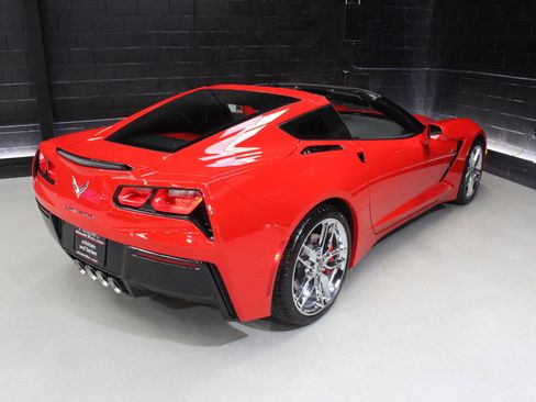 Used 2019 Chevrolet Corvette w/ 2LT w/ 2LT Preferred Equipment Group image 19