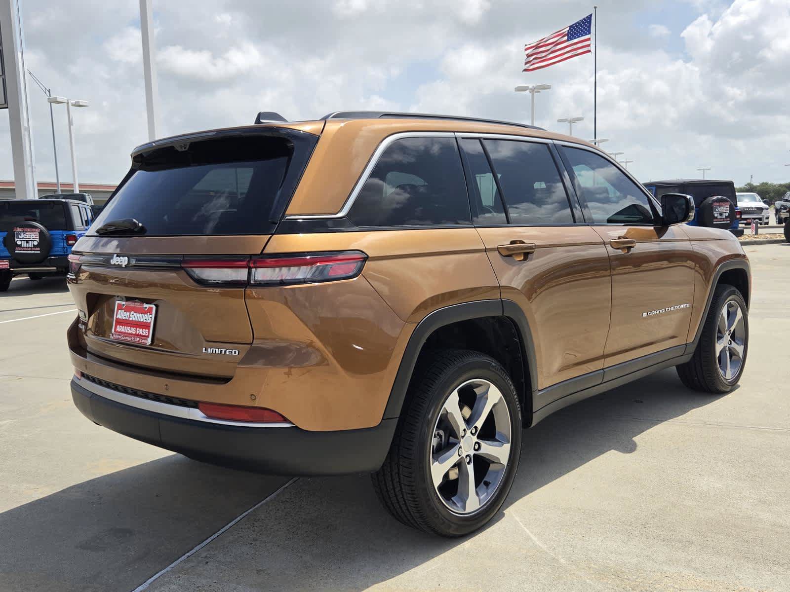 New 2026 Jeep Grand Cherokee Limited AWD/4WD image 5