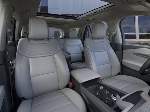 New 2026 Ford Explorer Active w/ Active Comfort Package AWD/4WD image 10