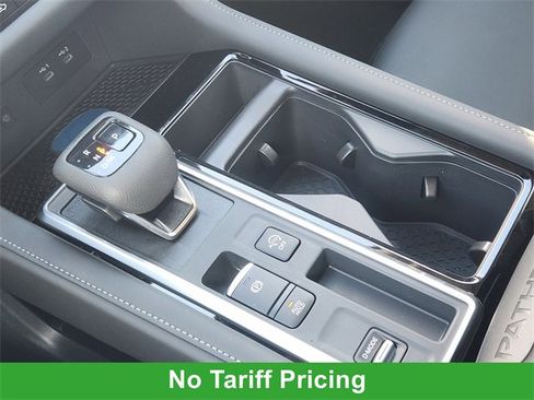 New 2026 Nissan Pathfinder SL image 16