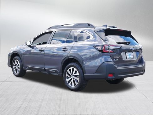 Used 2025 Subaru Outback Premium AWD/4WD image 5