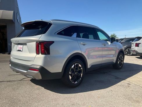 Certified 2026 Kia Sorento S w/ S Panoramic Sunroof Package FWD image 7