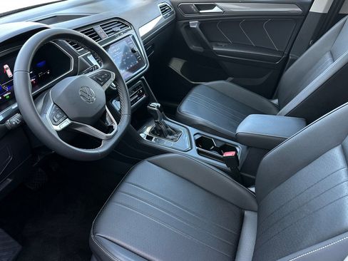 Used 2023 Volkswagen Tiguan SE FWD image 10
