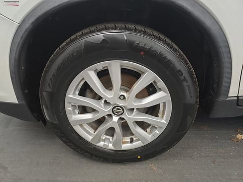 Used 2019 Nissan Rogue SV image 15