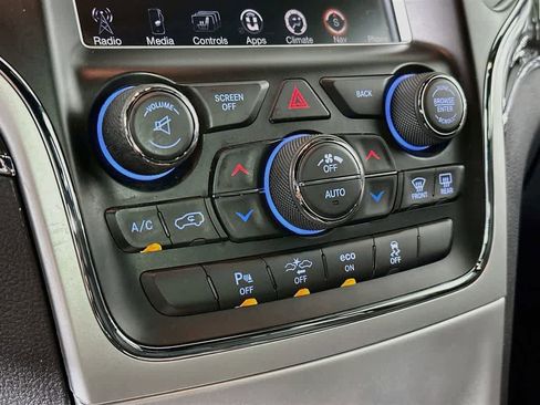 Used 2015 Jeep Grand Cherokee High Altitude RWD image 17