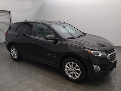Used 2020 Chevrolet Equinox LS w/ LS Convenience Package FWD image 11