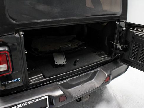 Used 2024 Jeep Wrangler Unlimited AWD/4WD image 12