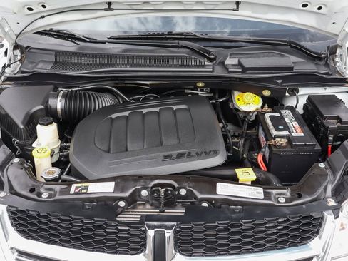 Used 2019 Dodge Grand Caravan SE image 11