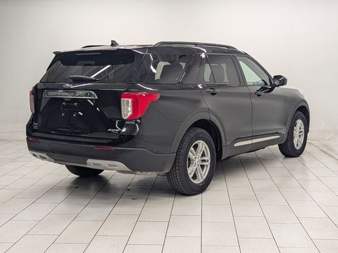 Certified 2022 Ford Explorer XLT w/ Equipment Group 202A image 7