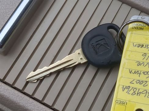 Used 2007 Saturn Vue 2WD V6 w/ Leather Appointments Pkg image 32