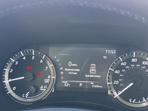 Used 2023 Toyota Highlander XLE image 32