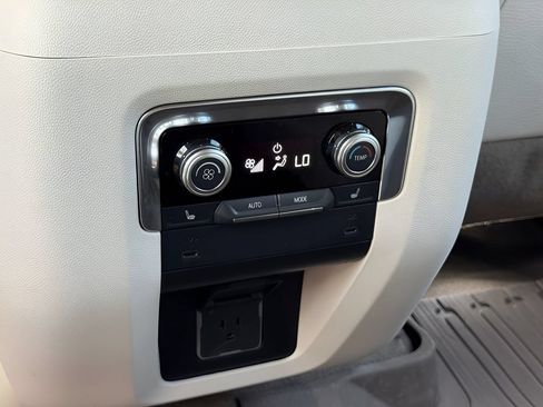 New 2026 GMC Yukon XL Denali w/ Sun & Power Step Package AWD/4WD image 18