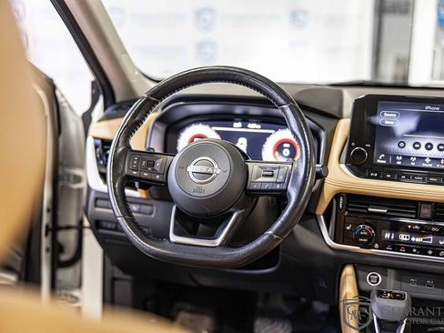 Used 2022 Nissan Rogue Platinum w/ Head-Up Display Package image 35