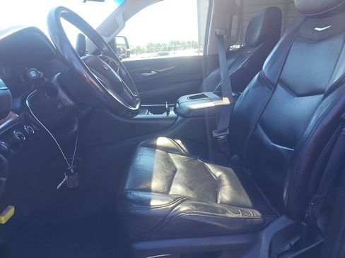 Used 2018 Cadillac Escalade ESV Luxury AWD/4WD image 5