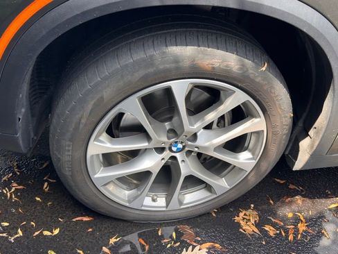 Used 2024 BMW X5 xDrive40i w/ Premium Package AWD/4WD image 11