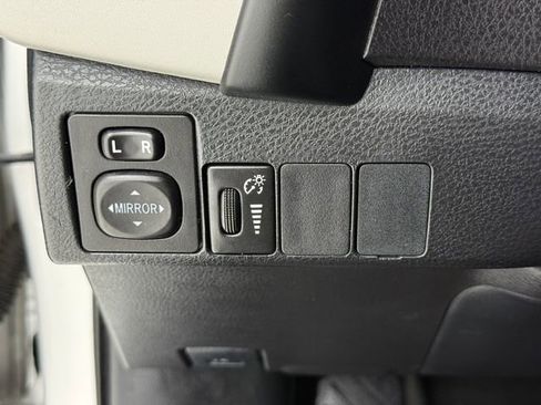 Used 2018 Toyota Corolla LE FWD image 14