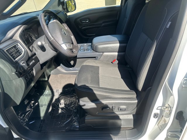 Used 2018 Nissan Titan SV w/ SV Convenience Package AWD/4WD image 26