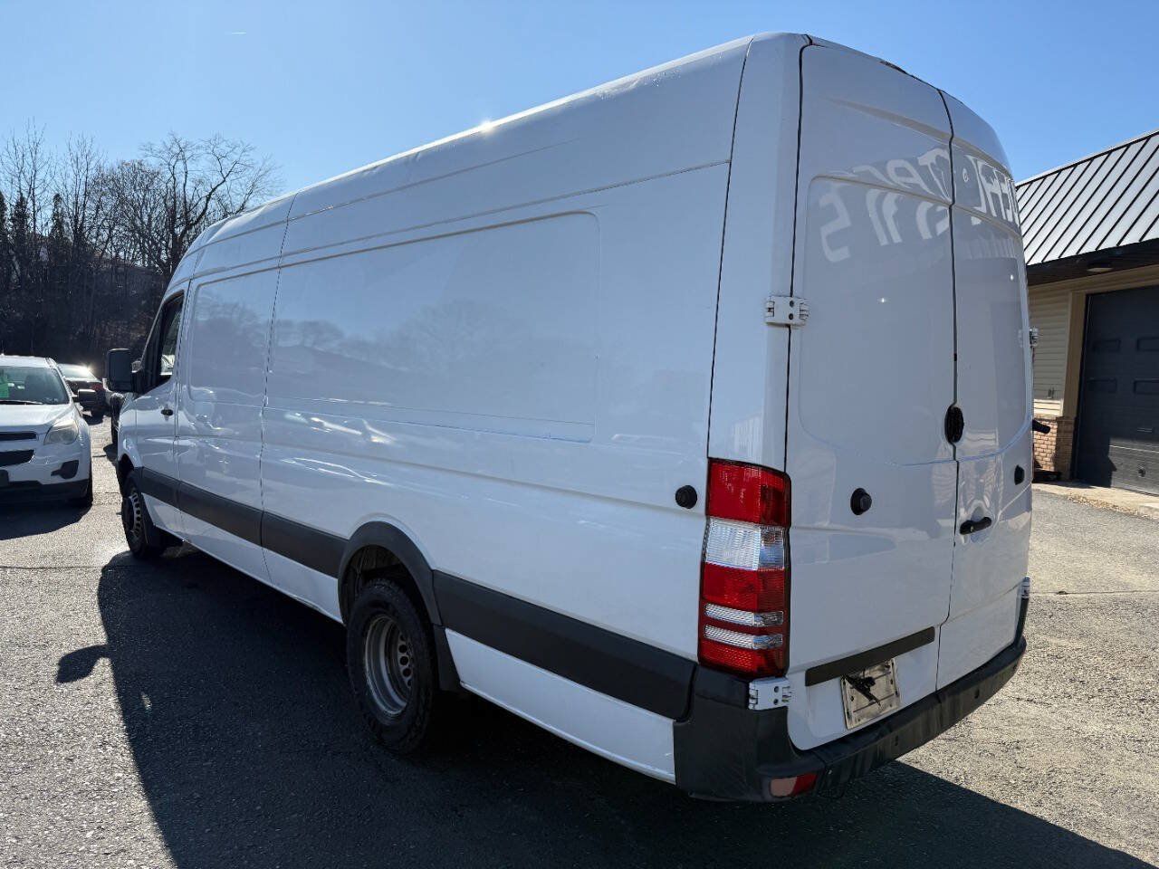Used 2014 Freightliner Sprinter 3500 RWD image 7
