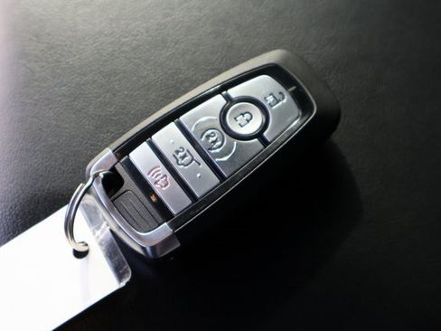 Used 2022 Ford Explorer XLT w/ Equipment Group 202A image 37