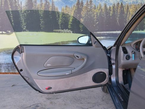 Used 2004 Porsche 911 Carrera RWD image 9