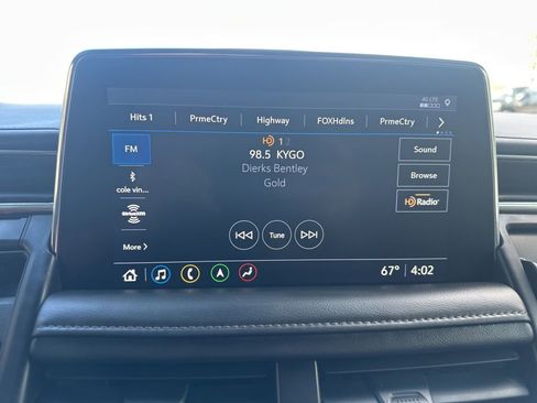 Used 2021 Chevrolet Suburban Z71 w/ Z71 Signature Package AWD/4WD image 3